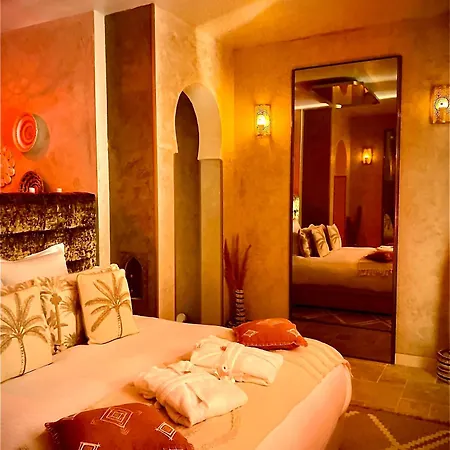 Love hotel Suite 1001 Merveilles jacuzzi parenthèse intime&relaxante *